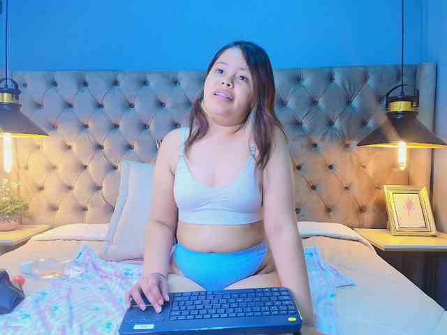 KylieSweett webcam