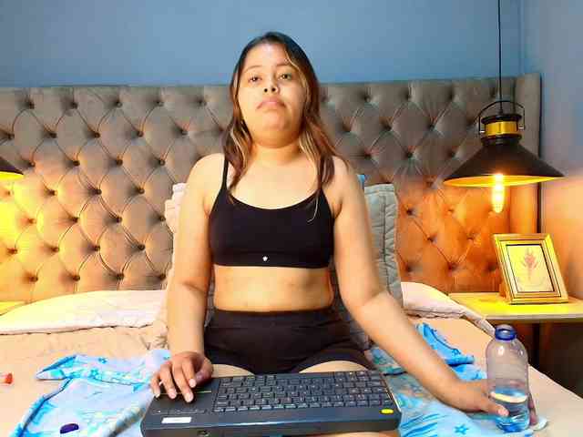 KylieSweett webcam