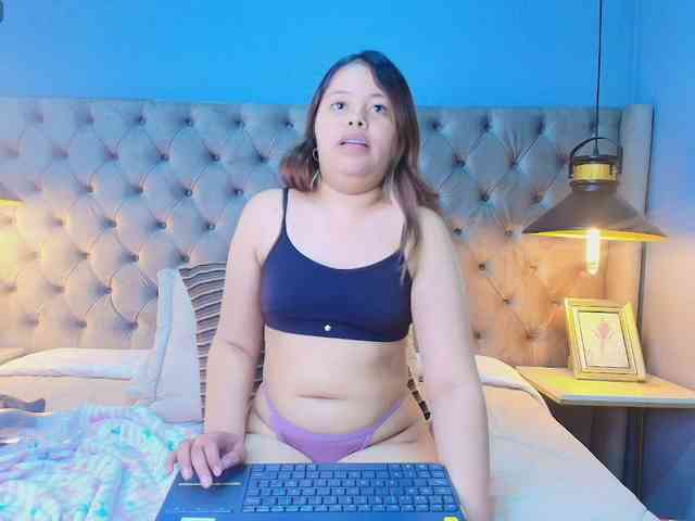 KylieSweett webcam
