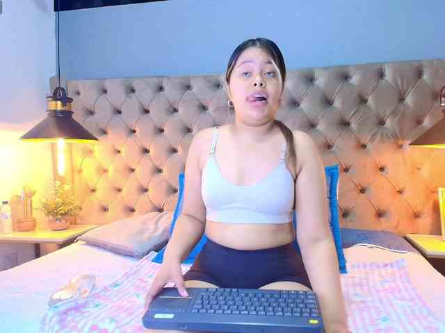KylieSweett webcam