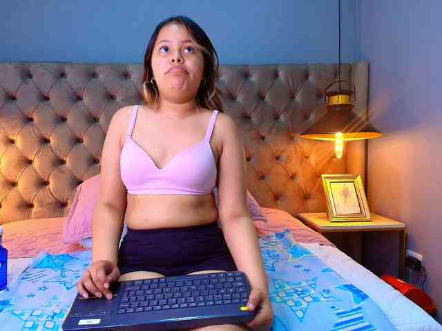KylieSweett webcam