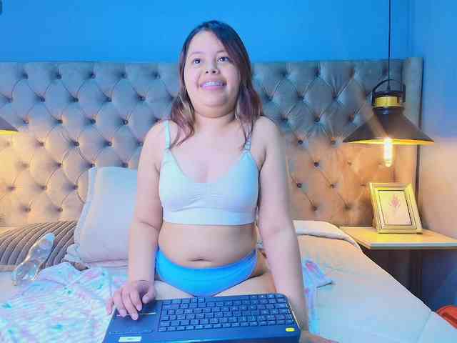 KylieSweett webcam