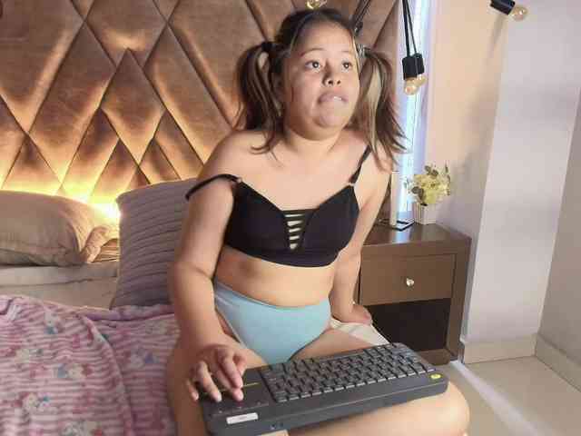 KylieSweett webcam