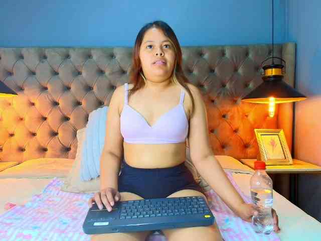 KylieSweett Live Webcam on BongaCams
