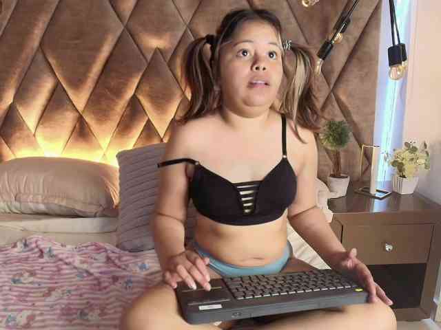 KylieSweett webcam