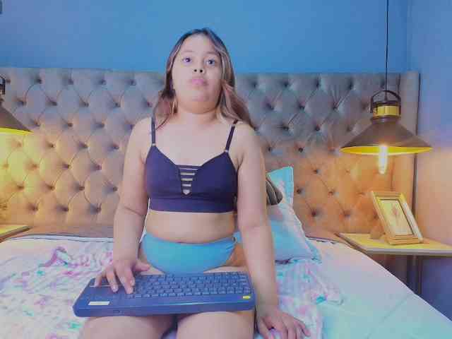 KylieSweett webcam