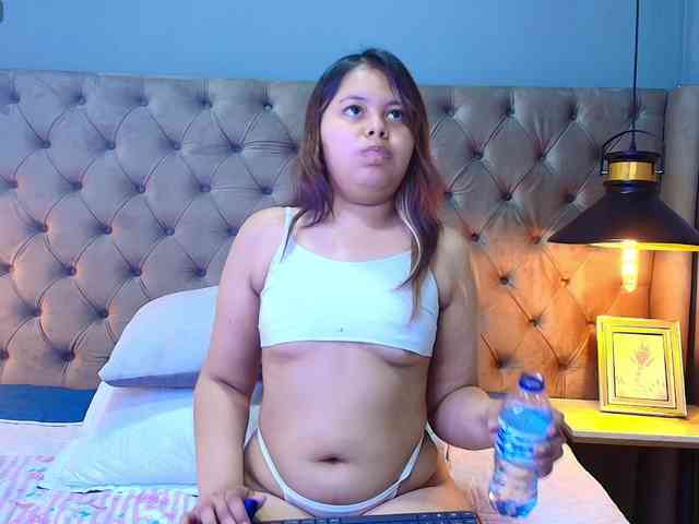 KylieSweett webcam