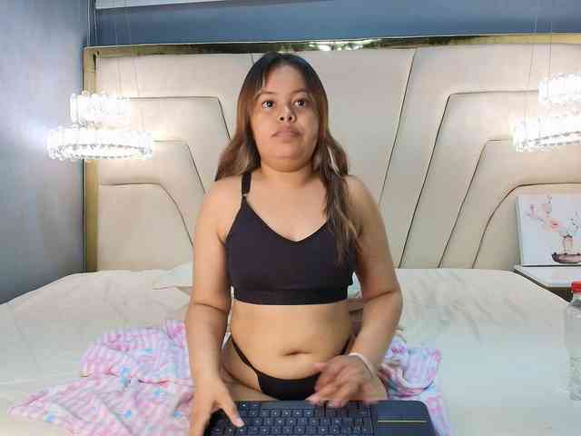 KylieSweett webcam