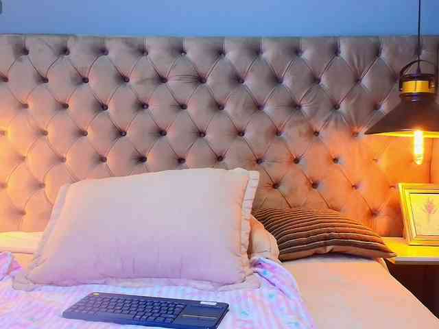 KylieSweett Live Webcam on BongaCams