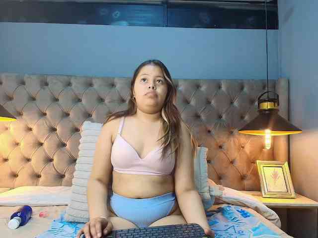 KylieSweett webcam
