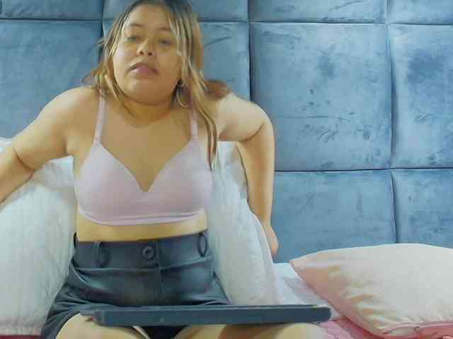 KylieSweett webcam
