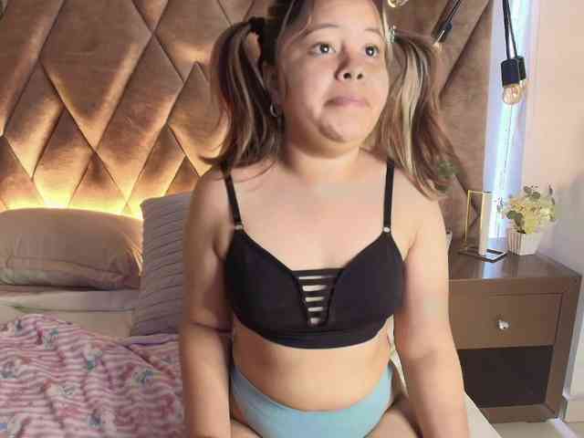 KylieSweett webcam
