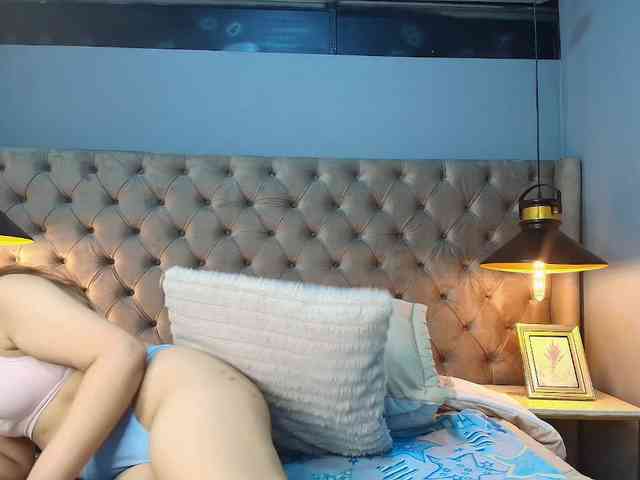 KylieSweett webcam