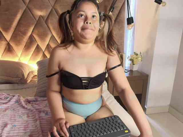 KylieSweett webcam