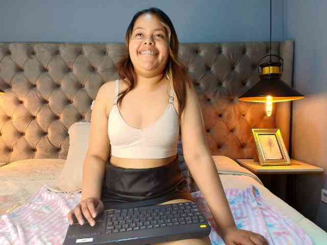 KylieSweett webcam