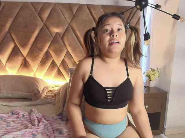 KylieSweett webcam