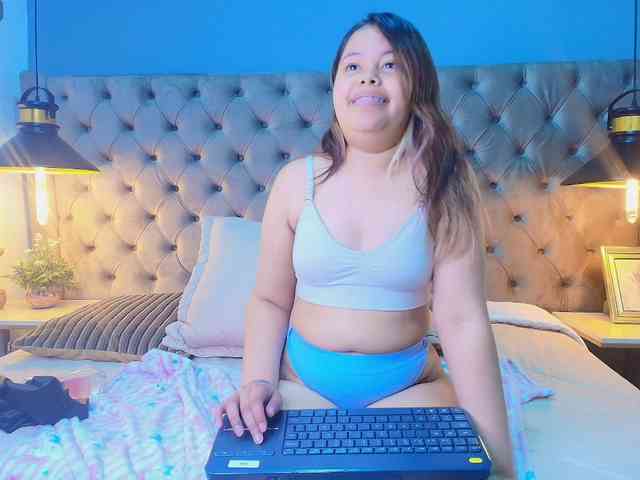 KylieSweett webcam