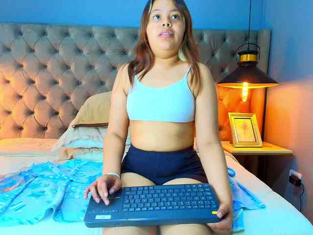 KylieSweett webcam