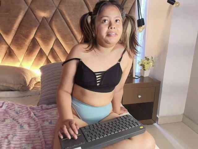 KylieSweett webcam