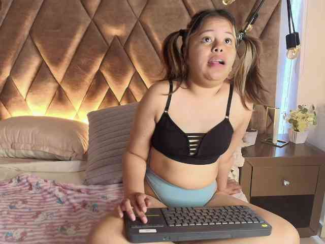 KylieSweett webcam