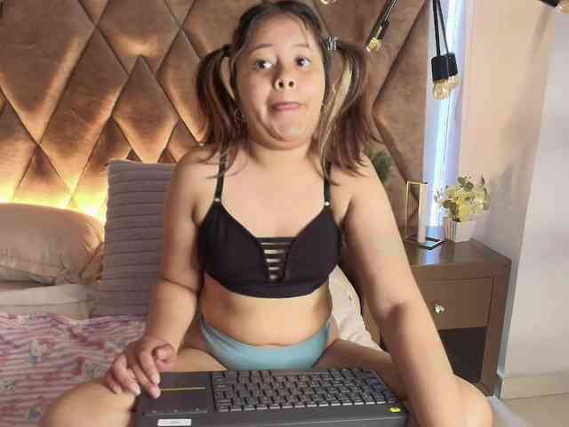 KylieSweett webcam