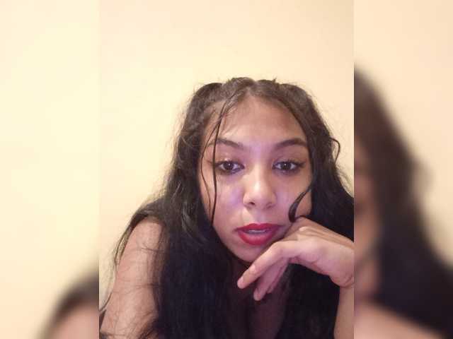 Anamariaby22 live cam on BongaCams