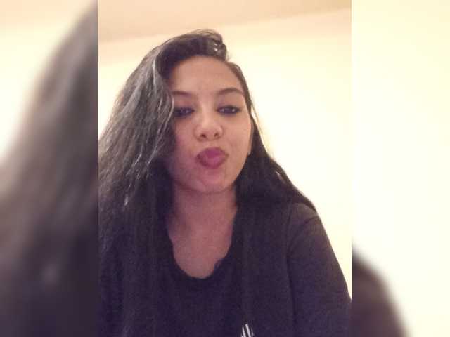 Anamariaby22 live cam on BongaCams