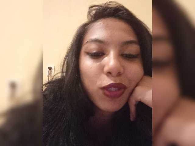Anamariaby22 live cam on BongaCams