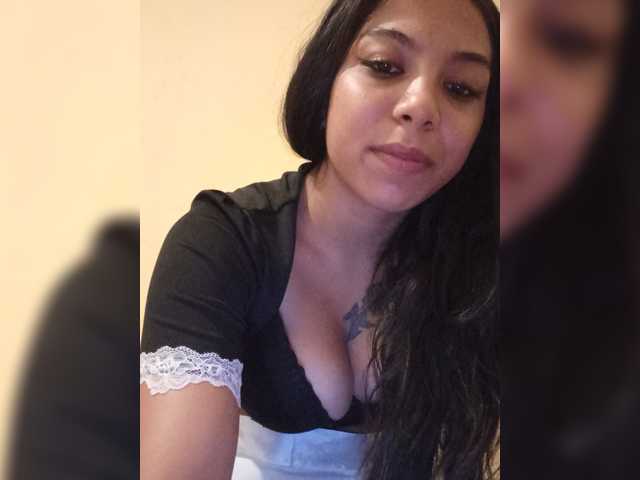 Anamariaby22 live cam on BongaCams
