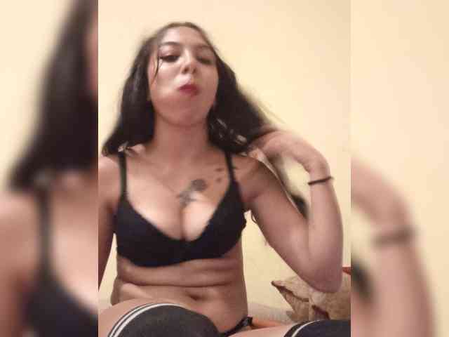 Anamariaby22 webcam