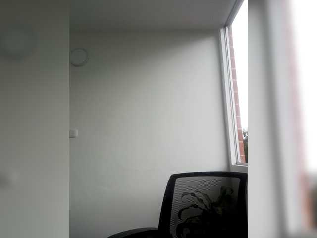 Queen-yess011 live cam on BongaCams