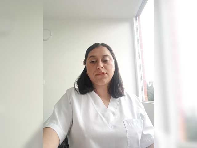 Queen-yess011 live cam on BongaCams