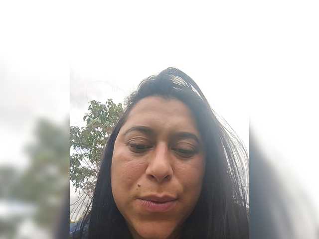 Queen-yess011 live cam on BongaCams