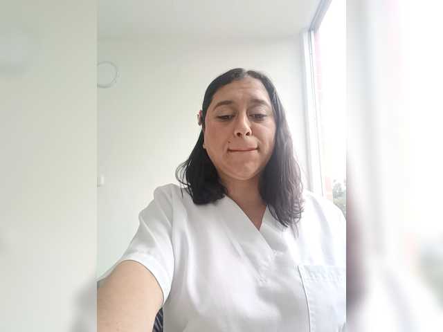 Queen-yess011 live cam on BongaCams