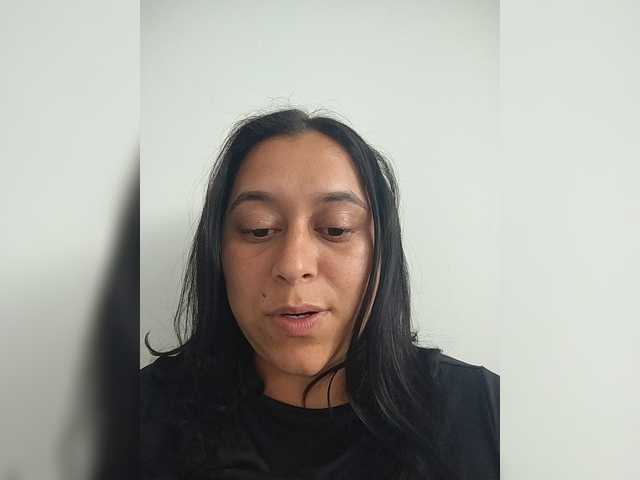 Queen-yess011 live cam on BongaCams