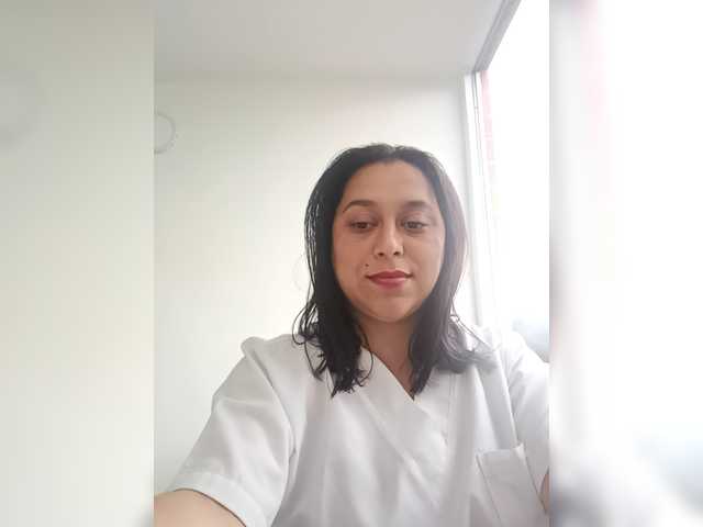 Queen-yess011 live cam on BongaCams