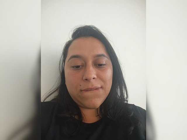 Queen-yess011 live cam on BongaCams