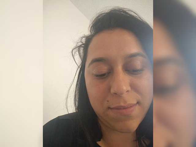 Queen-yess011 live cam on BongaCams