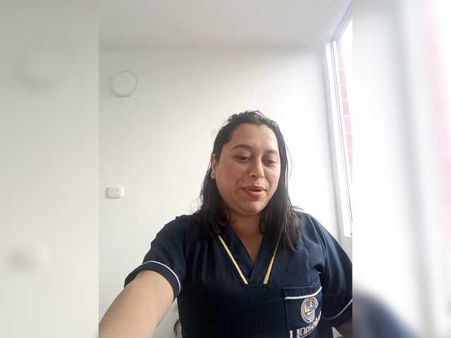 Queen-yess011 live cam on BongaCams