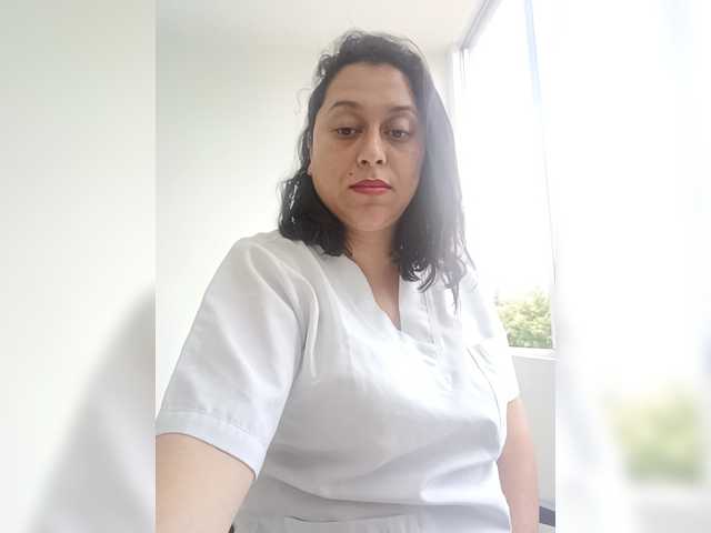 Queen-yess011 live cam on BongaCams