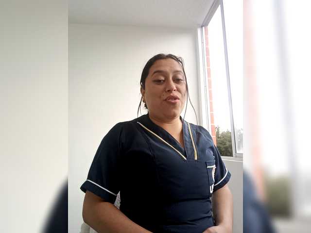 Queen-yess011 live cam on BongaCams
