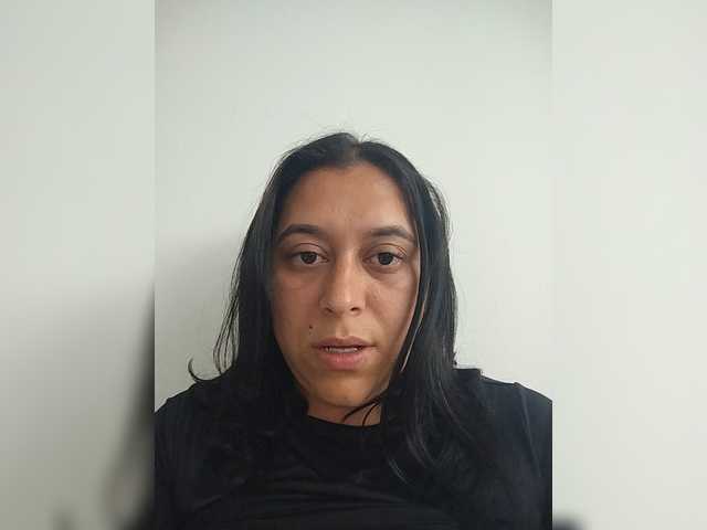 Queen-yess011 live cam on BongaCams