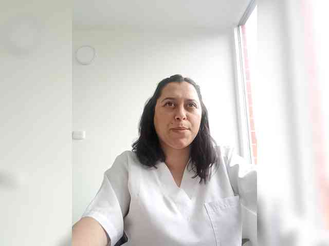 Queen-yess011 webcam