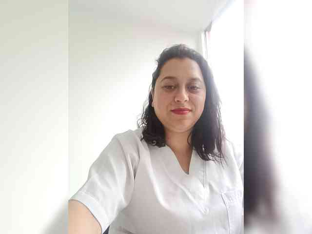 Queen-yess011 webcam