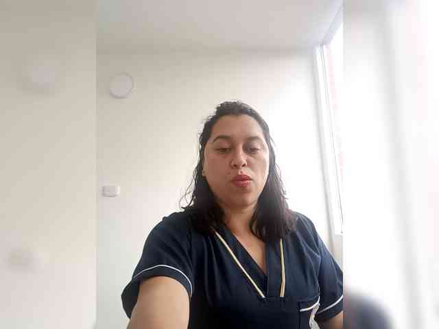 Queen-yess011 webcam