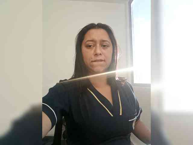 Queen-yess011 webcam
