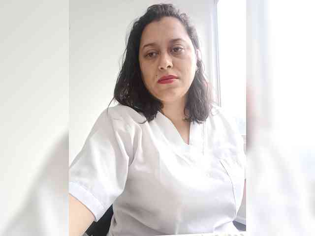 Queen-yess011 webcam