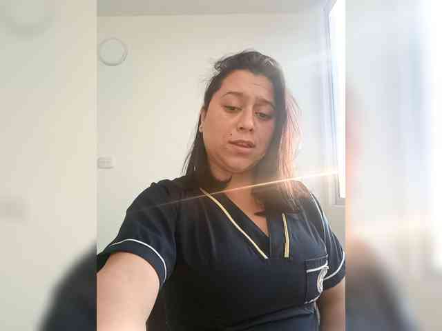 Queen-yess011 webcam