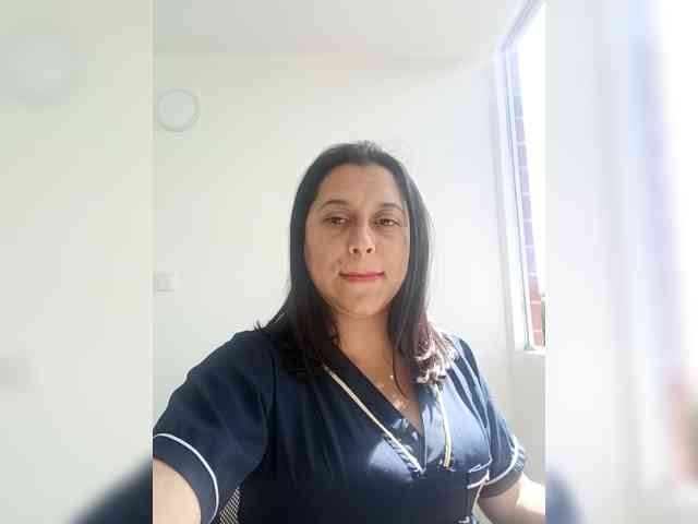 Queen-yess011 webcam