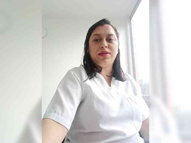 Queen-yess011 webcam